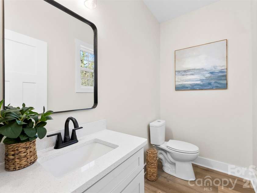 203 Putnam Street, Shelby, NC 28152.  MLS# CAR4343868, YatesRealty ID 7136. 