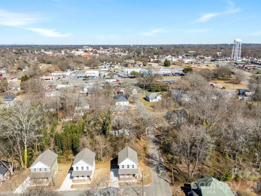 203 Putnam Street, Shelby, NC 28152.  MLS# CAR4343868, YatesRealty ID 7136. 