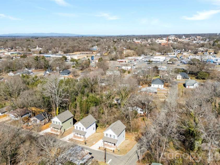 203 Putnam Street, Shelby, NC 28152.  MLS# CAR4343868, YatesRealty ID 7136. 
