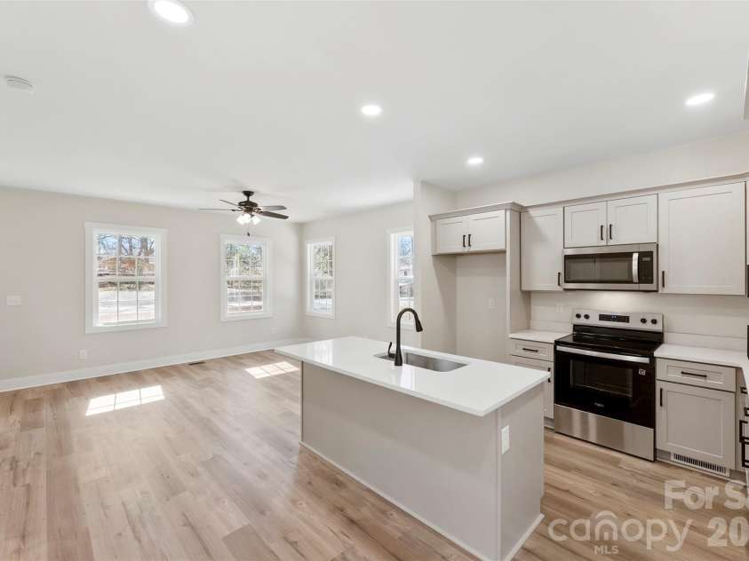 205 Putnam Street, Shelby, NC 28152.  MLS# CAR4346373, YatesRealty ID 7137. 