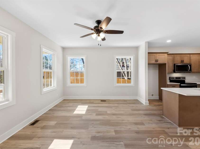 207 Putnam Street, Shelby, NC 28152.  MLS# CAR4343872, YatesRealty ID 7138. 
