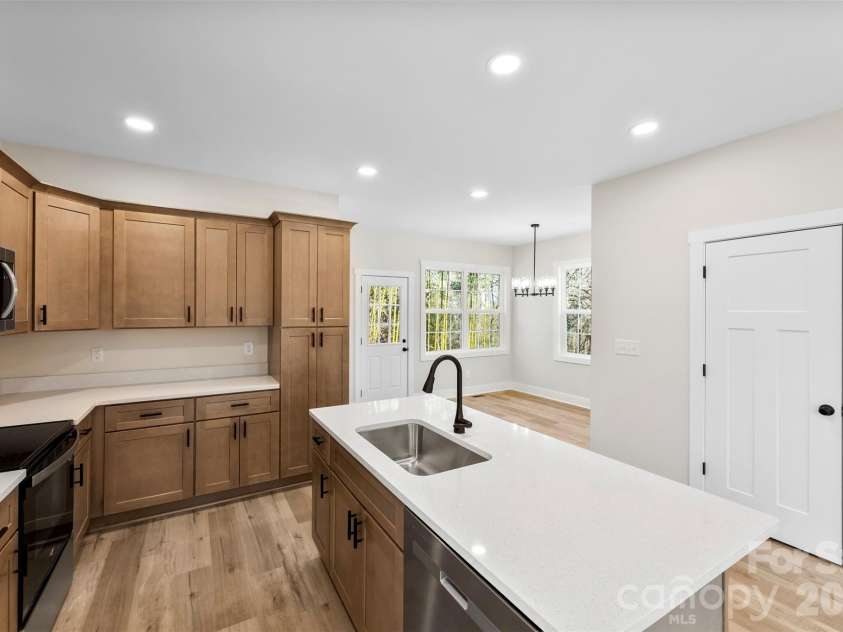 207 Putnam Street, Shelby, NC 28152.  MLS# CAR4343872, YatesRealty ID 7138. 