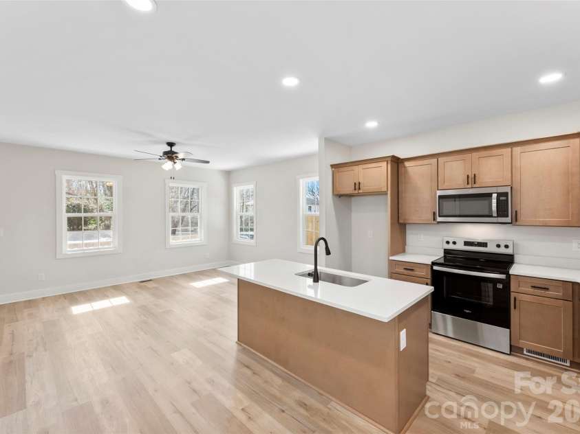 207 Putnam Street, Shelby, NC 28152.  MLS# CAR4343872, YatesRealty ID 7138. 
