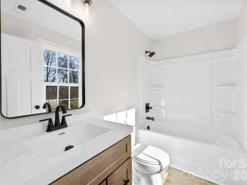207 Putnam Street, Shelby, NC 28152.  MLS# CAR4343872, YatesRealty ID 7138. 