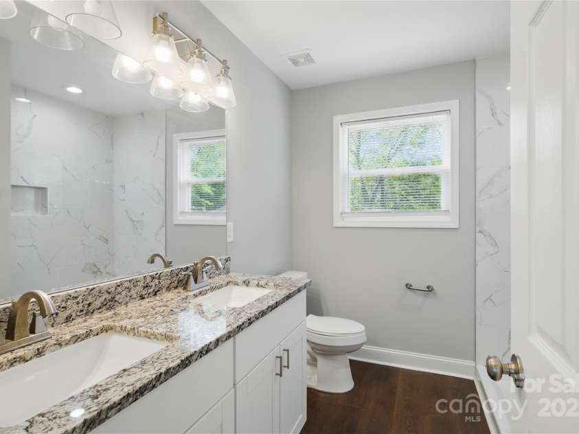 402 Digh Street, Gastonia, NC 28052.  MLS# CAR4248290, YatesRealty ID 7138. Primary Bathroom
