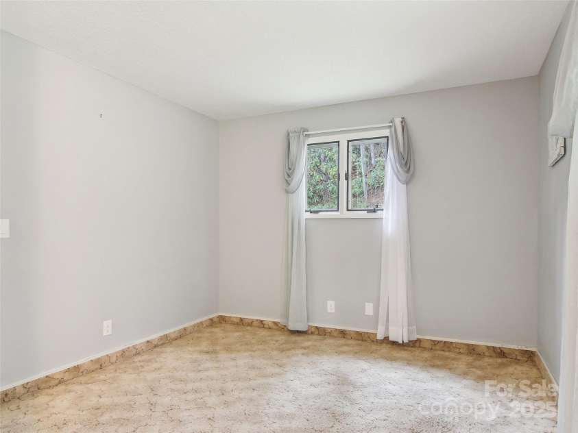 11 Floral Drive, Pisgah Forest, NC 28768.  MLS# CAR4237580, YatesRealty ID 7139. 