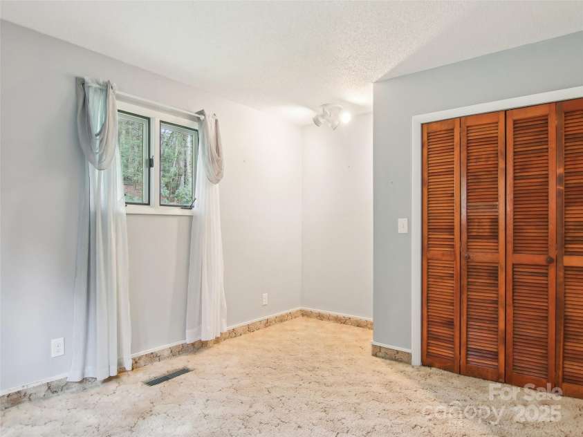 11 Floral Drive, Pisgah Forest, NC 28768.  MLS# CAR4237580, YatesRealty ID 7139. 