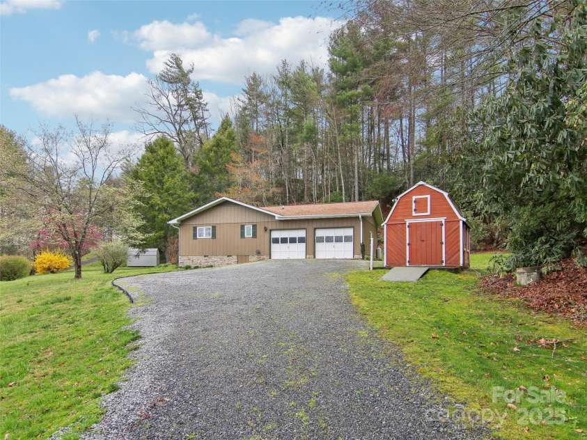 11 Floral Drive, Pisgah Forest, NC 28768.  MLS# CAR4237580, YatesRealty ID 7139. 