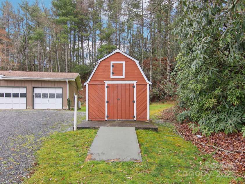 11 Floral Drive, Pisgah Forest, NC 28768.  MLS# CAR4237580, YatesRealty ID 7139. 