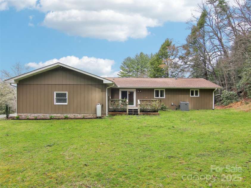 11 Floral Drive, Pisgah Forest, NC 28768.  MLS# CAR4237580, YatesRealty ID 7139. 