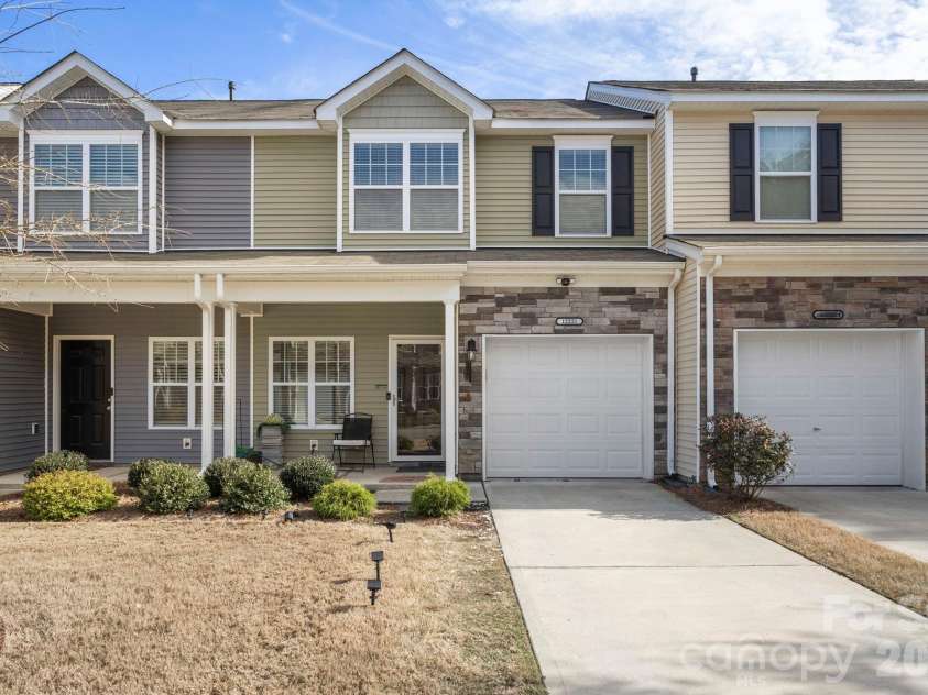 12221 Whiteside Drive, Charlotte, NC 28278.  MLS# CAR4360078, YatesRealty ID 7140. 