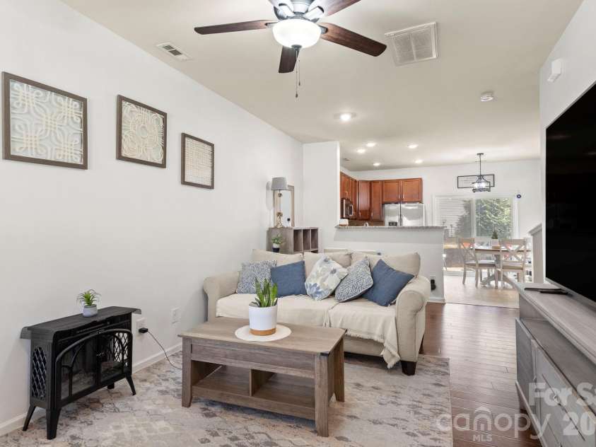 12221 Whiteside Drive, Charlotte, NC 28278.  MLS# CAR4360078, YatesRealty ID 7140. 