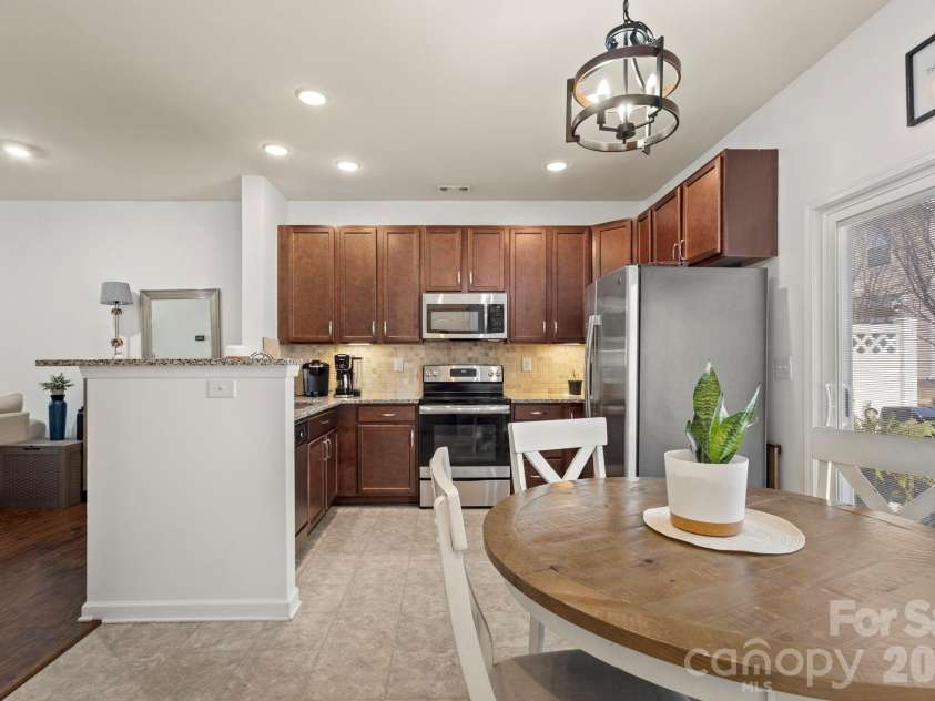 12221 Whiteside Drive, Charlotte, NC 28278.  MLS# CAR4360078, YatesRealty ID 7140. 