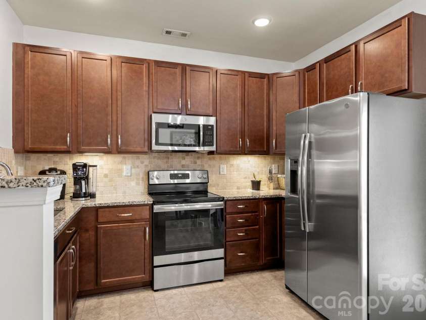 12221 Whiteside Drive, Charlotte, NC 28278.  MLS# CAR4360078, YatesRealty ID 7140. 