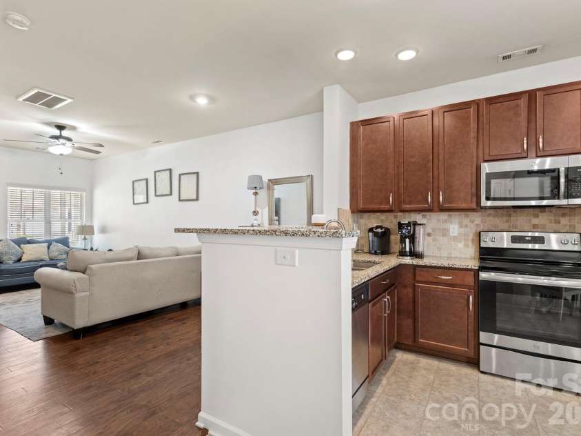 12221 Whiteside Drive, Charlotte, NC 28278.  MLS# CAR4360078, YatesRealty ID 7140. 