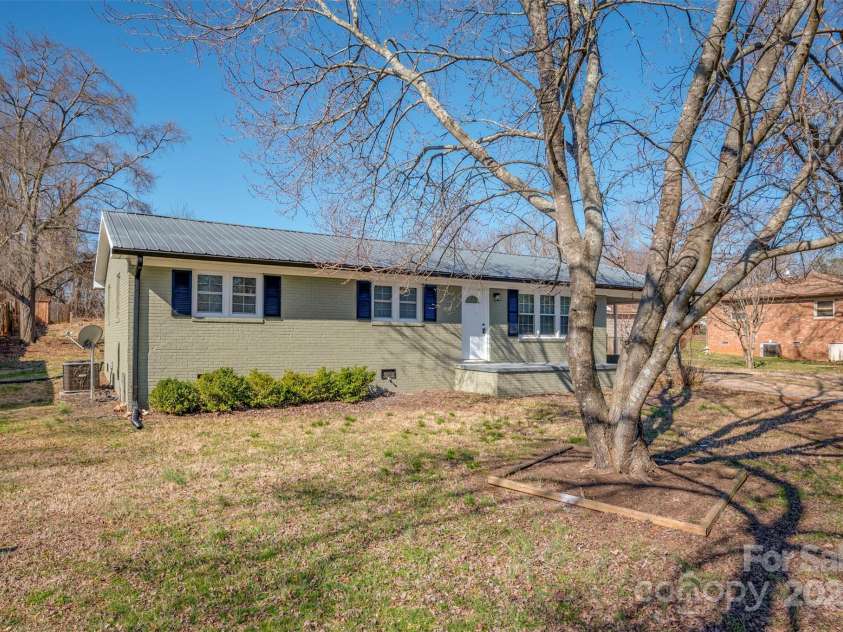 166 Crawley Drive, Forest City, NC 28043.  MLS# CAR4225839, YatesRealty ID 7140. 