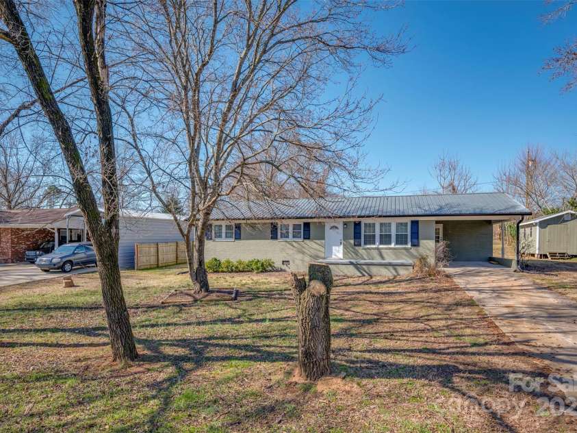166 Crawley Drive, Forest City, NC 28043.  MLS# CAR4225839, YatesRealty ID 7140. 