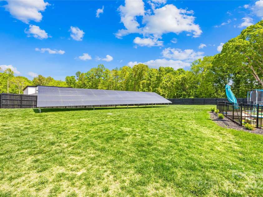 15700 Youngblood Road, Charlotte, NC 28278.  MLS# CAR4220486, YatesRealty ID 7141. 