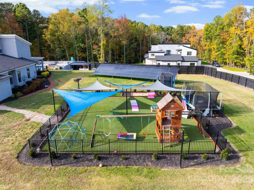 15700 Youngblood Road, Charlotte, NC 28278.  MLS# CAR4317068, YatesRealty ID 7141. 