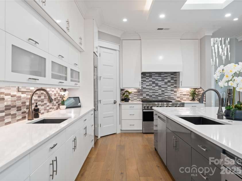 15700 Youngblood Road, Charlotte, NC 28278.  MLS# CAR4317068, YatesRealty ID 7141. 