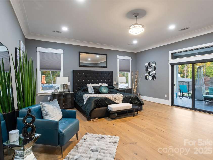 15700 Youngblood Road, Charlotte, NC 28278.  MLS# CAR4317068, YatesRealty ID 7141. 