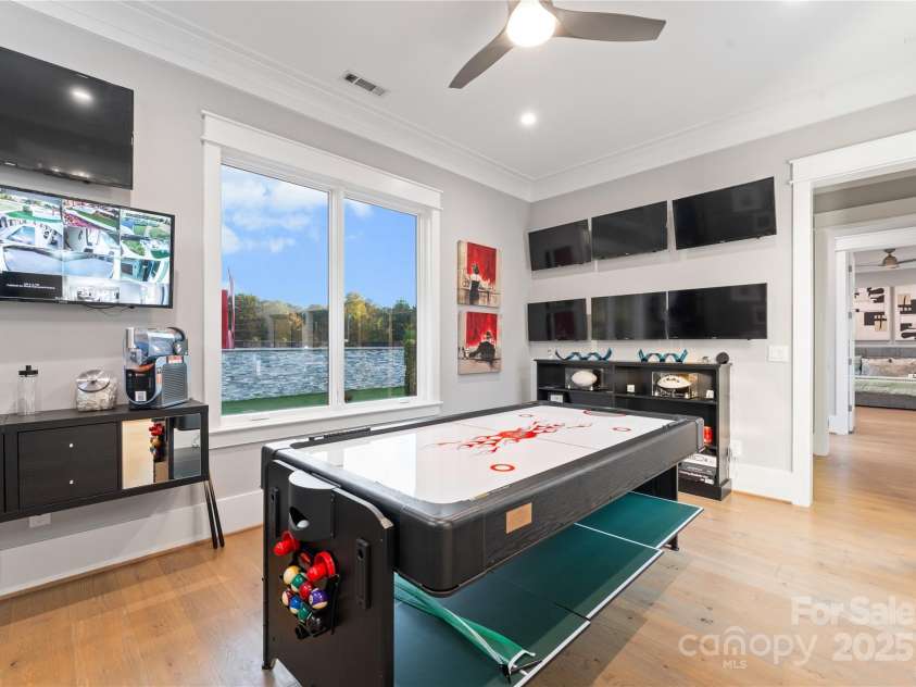 15700 Youngblood Road, Charlotte, NC 28278.  MLS# CAR4317068, YatesRealty ID 7141. 