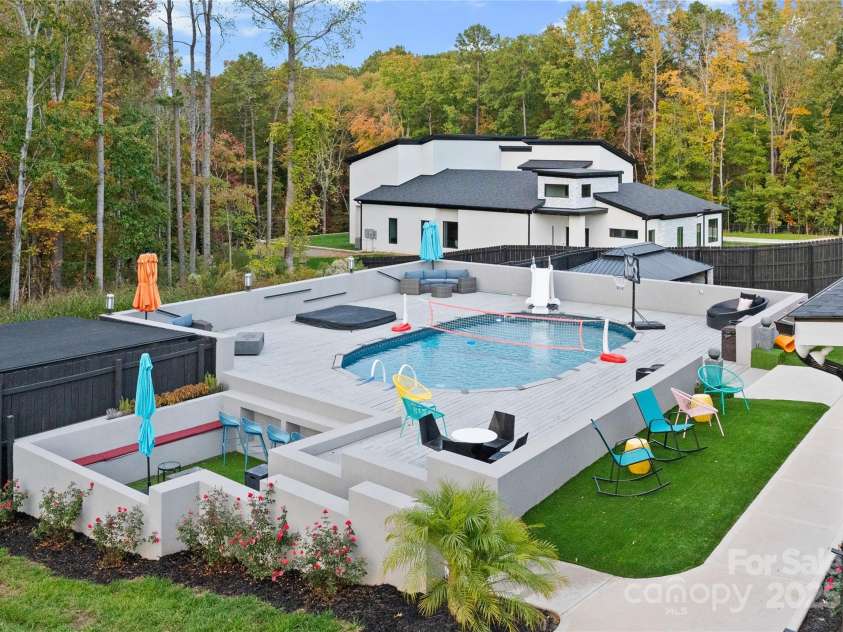 15700 Youngblood Road, Charlotte, NC 28278.  MLS# CAR4317068, YatesRealty ID 7141. 