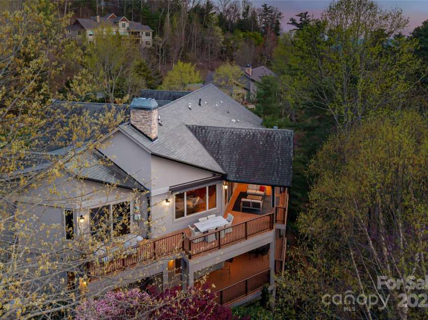 256 Senator Reynolds Road, Asheville, NC 28804.  MLS# CAR4245767, YatesRealty ID 7142. 