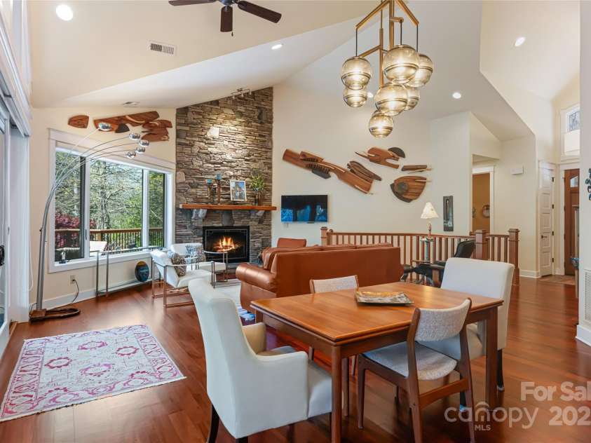 256 Senator Reynolds Road, Asheville, NC 28804.  MLS# CAR4245767, YatesRealty ID 7142. 