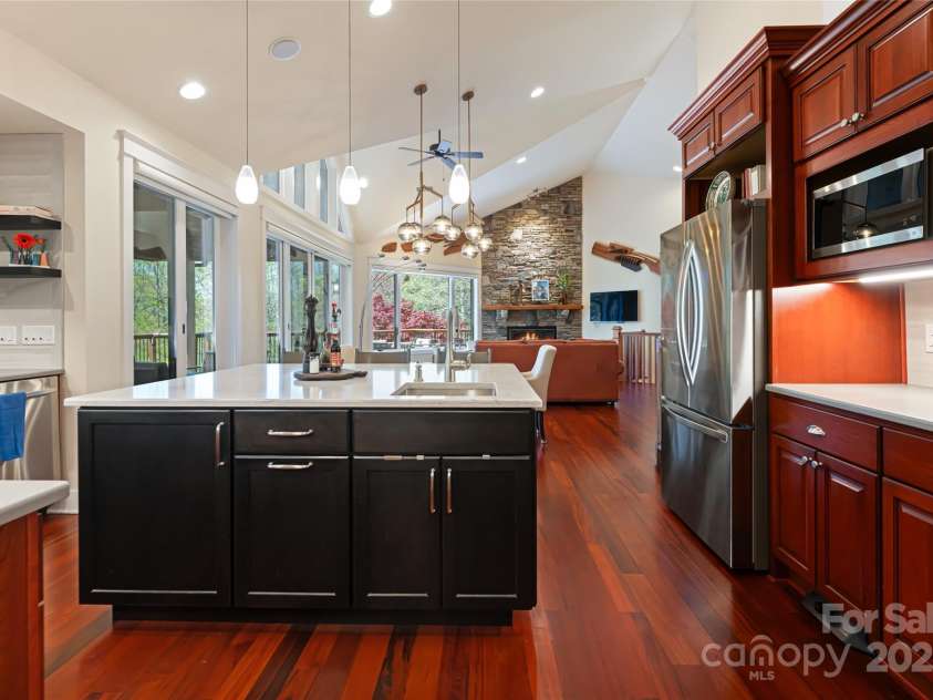 256 Senator Reynolds Road, Asheville, NC 28804.  MLS# CAR4245767, YatesRealty ID 7142. 