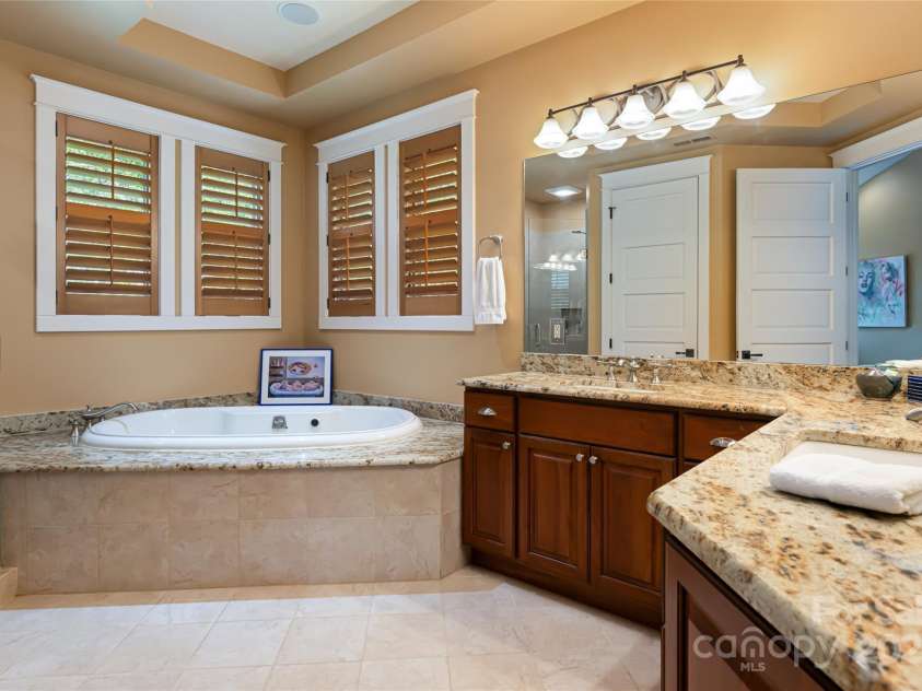 256 Senator Reynolds Road, Asheville, NC 28804.  MLS# CAR4245767, YatesRealty ID 7142. 