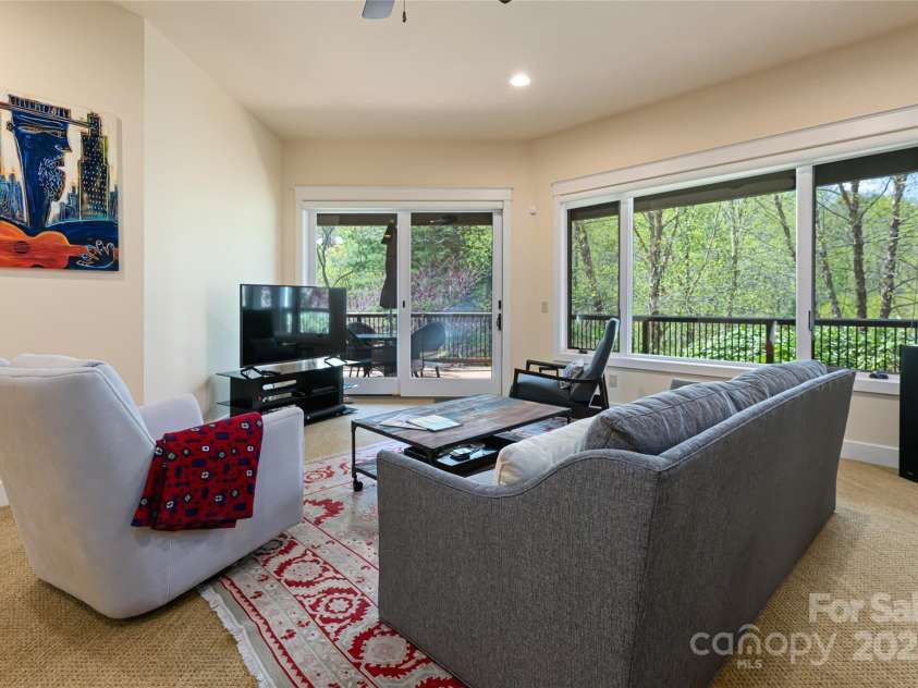 256 Senator Reynolds Road, Asheville, NC 28804.  MLS# CAR4245767, YatesRealty ID 7142. 