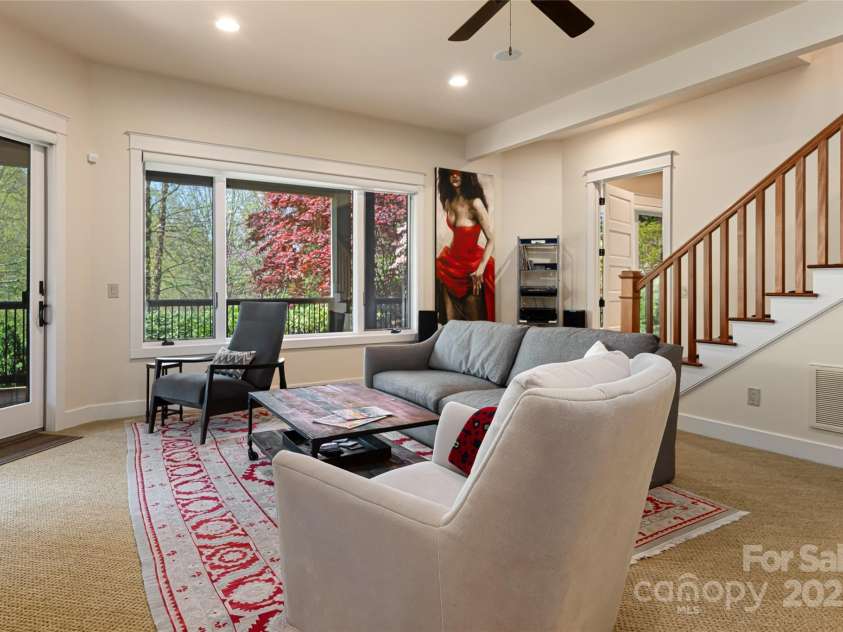 256 Senator Reynolds Road, Asheville, NC 28804.  MLS# CAR4245767, YatesRealty ID 7142. 