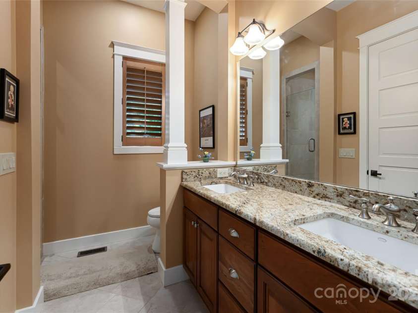 256 Senator Reynolds Road, Asheville, NC 28804.  MLS# CAR4245767, YatesRealty ID 7142. 