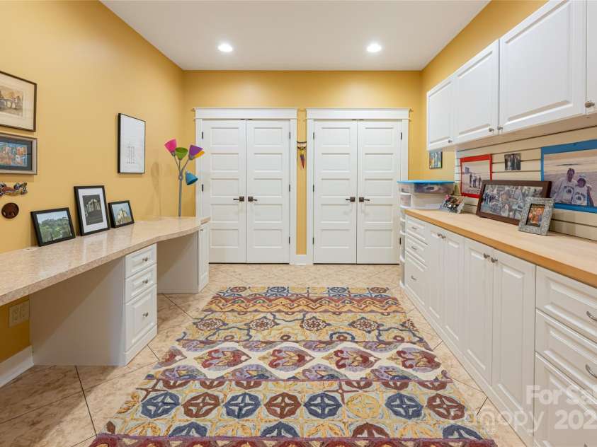 256 Senator Reynolds Road, Asheville, NC 28804.  MLS# CAR4245767, YatesRealty ID 7142. 