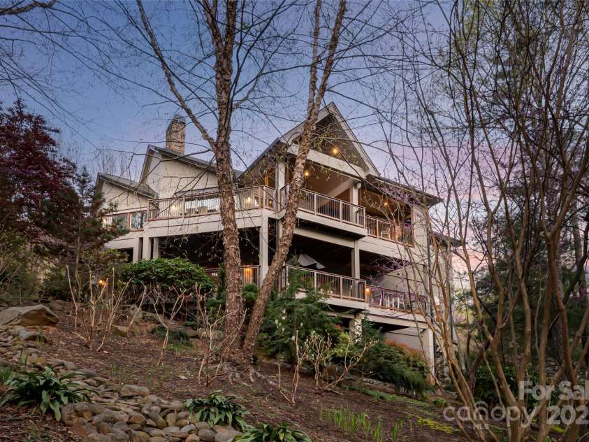 256 Senator Reynolds Road, Asheville, NC 28804.  MLS# CAR4245767, YatesRealty ID 7142. 