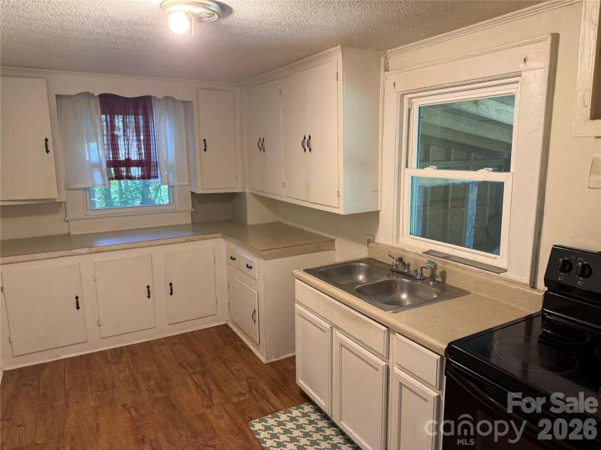 262 Elm Avenue, Concord, NC 28025.  MLS# CAR4349553, YatesRealty ID 7142. 