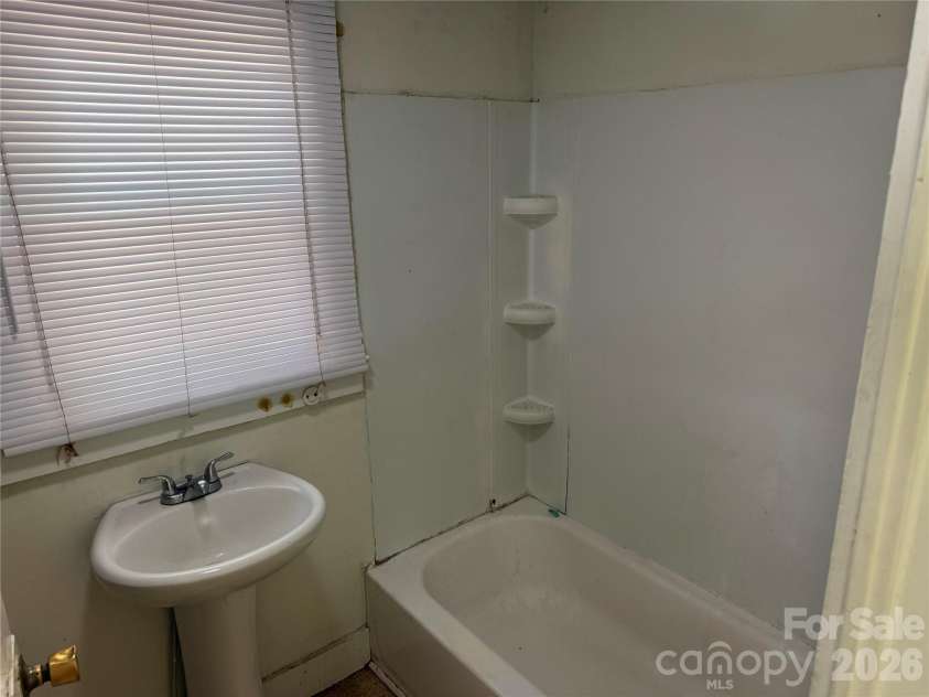 262 Elm Avenue, Concord, NC 28025.  MLS# CAR4349553, YatesRealty ID 7142. 