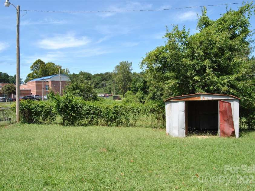 500 Doffin Lane, Gastonia, NC 28052.  MLS# CAR4179862, YatesRealty ID 7143. Back Yard w/shed