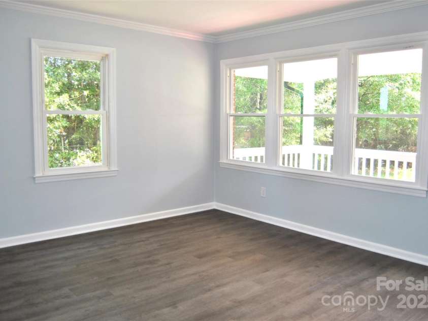 500 Doffin Lane, Gastonia, NC 28052.  MLS# CAR4179862, YatesRealty ID 7143. Living Room