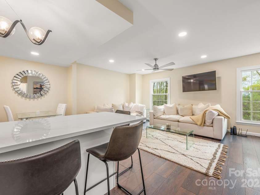 8308 Knights Bridge Road, Charlotte, NC 28210.  MLS# CAR4242605, YatesRealty ID 7144. 