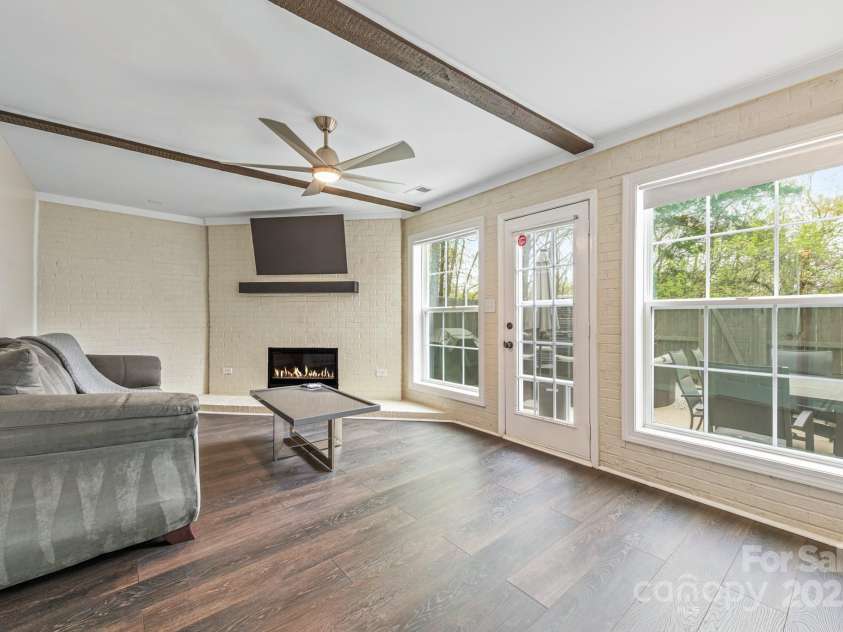 8308 Knights Bridge Road, Charlotte, NC 28210.  MLS# CAR4242605, YatesRealty ID 7144. 