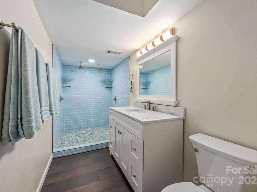8308 Knights Bridge Road, Charlotte, NC 28210.  MLS# CAR4242605, YatesRealty ID 7144. 