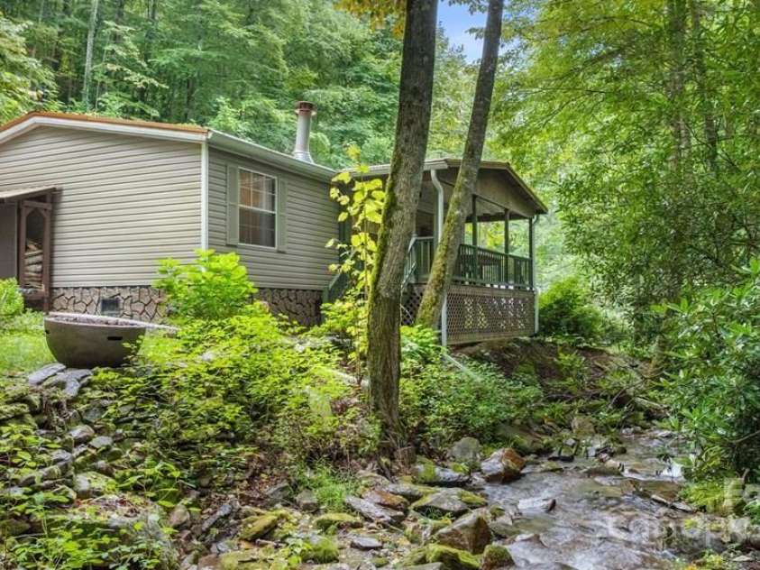 11 Choice Place, Whittier, NC 28789.  MLS# CAR4292703, YatesRealty ID 7145. 