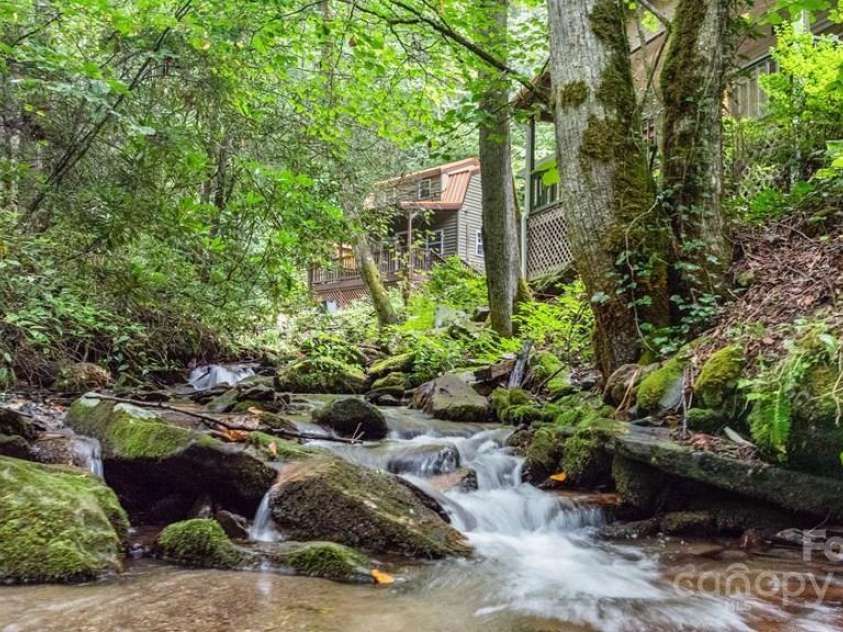11 Choice Place, Whittier, NC 28789.  MLS# CAR4292703, YatesRealty ID 7145. 