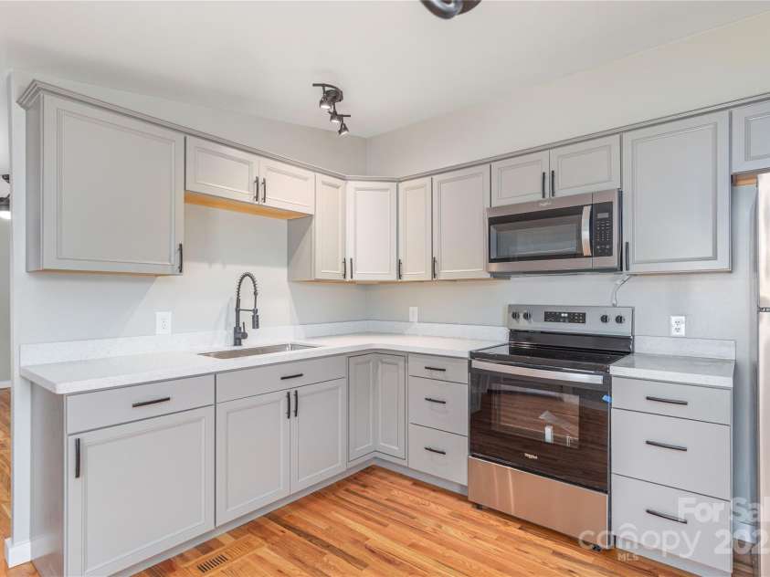 6166 Old Clyde Road, Canton, NC 28716.  MLS# CAR4217851, YatesRealty ID 7145. 