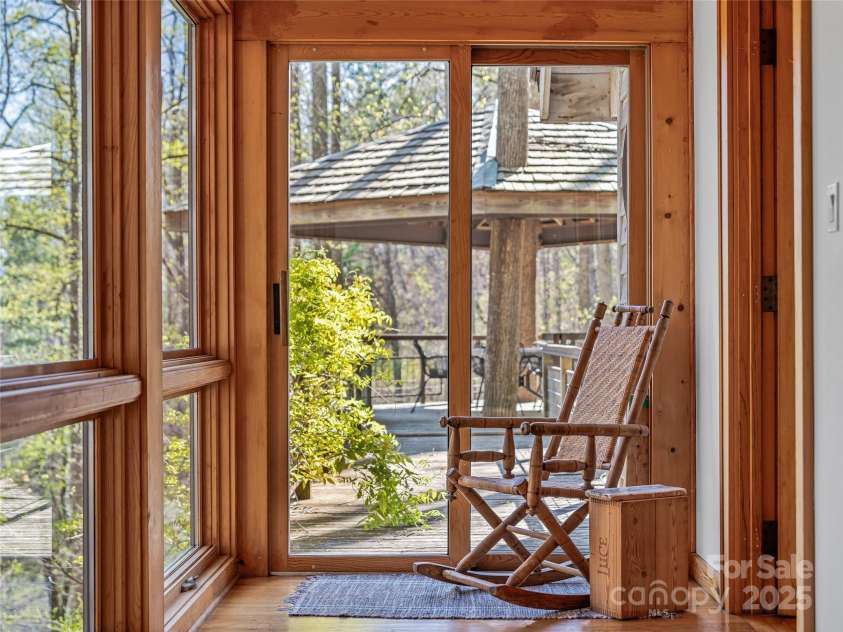 633 Upper Herron Cove Road, Asheville, NC 28804.  MLS# CAR4248389, YatesRealty ID 7146. 