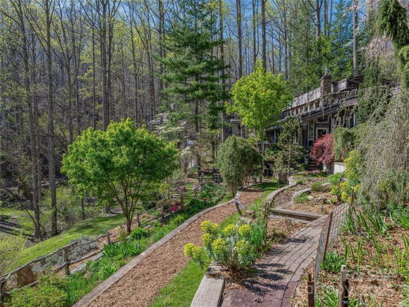 633 Upper Herron Cove Road, Asheville, NC 28804.  MLS# CAR4248389, YatesRealty ID 7146. 