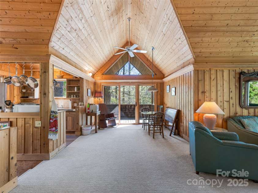 633 Upper Herron Cove Road, Asheville, NC 28804.  MLS# CAR4248389, YatesRealty ID 7146. 