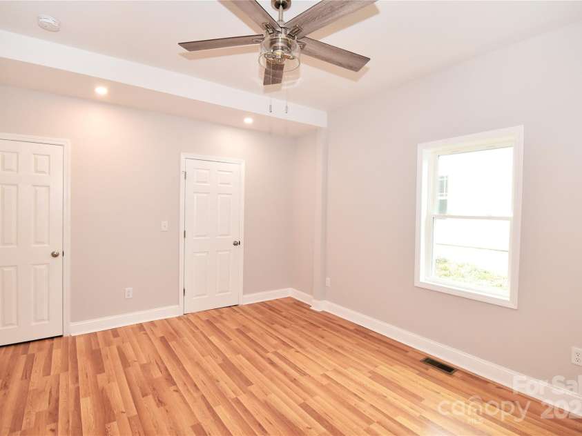 223 Main Street, Canton, NC 28716.  MLS# CAR4308024, YatesRealty ID 7148. 